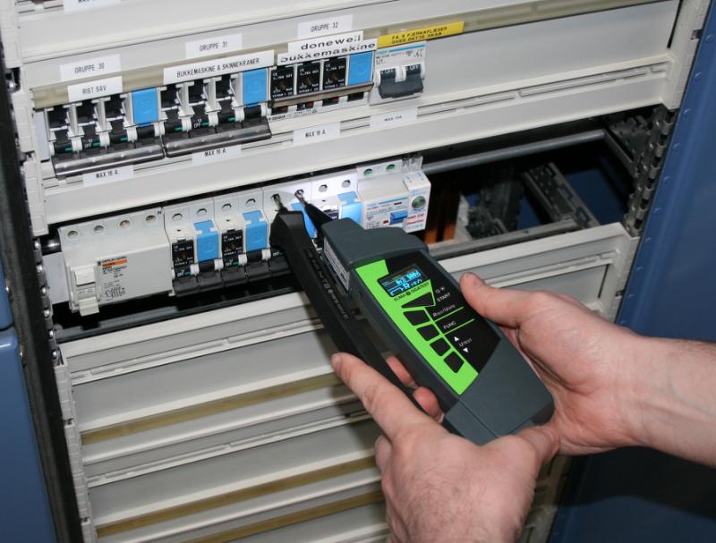 Elma GIGAtest mini insulation tester with varistor test